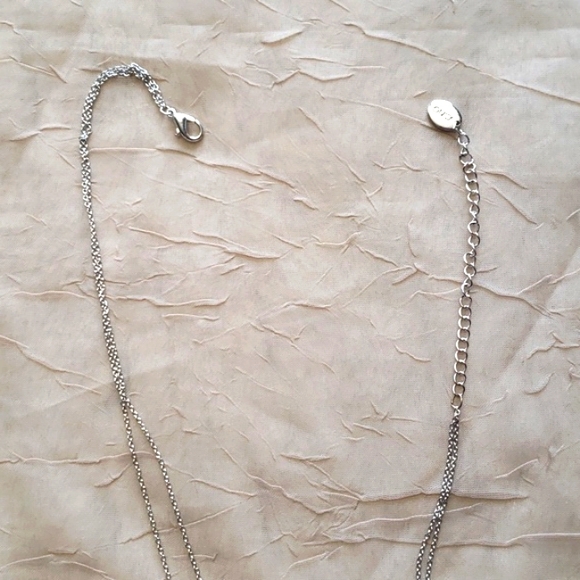 Icing Beautiful Elegant Silver Tone Necklace. - Picture 5 of 10